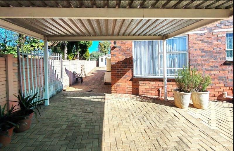 4 Bedroom Property for Sale in Pellissier Free State